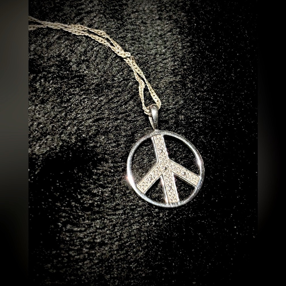 Vintage Sterling Silver Peace Pendant Necklace (Early 2000’s)